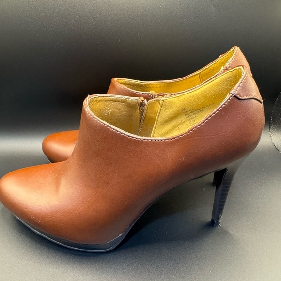 Worthington Brown Ankle Boots with Block Heel and Side Zipper - Picture 3 of 7